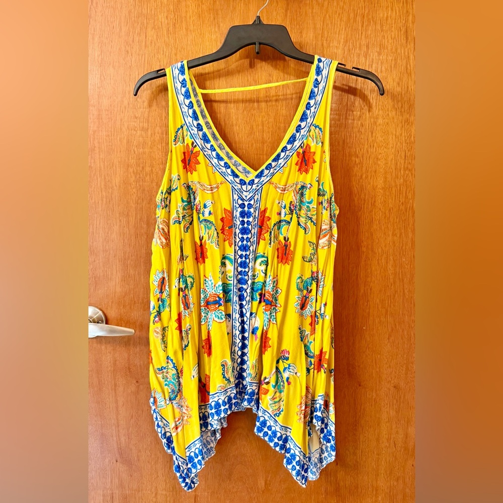 Flying Tomato Yellow Floral V-Neck Sleeveless Tank with Blue Trim
